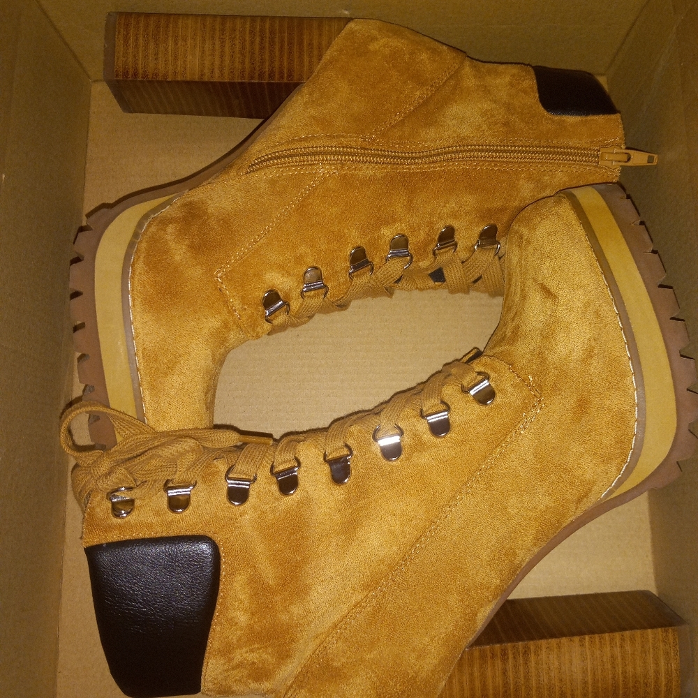 Steven Madden Breccan Boots